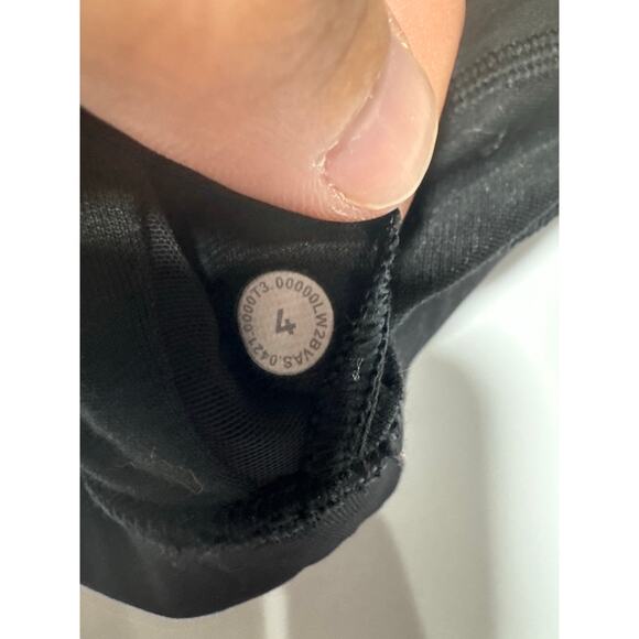 Lululemon Women's Size 4 Strappy Crisscross Back Sports Bra Black - Picture 3 of 3